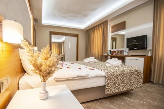 Oda Görseli: Deluxe Suite / Yarım Pansiyon