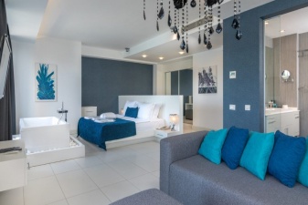 Oda Görseli: Loft with Jacuzzi Deniz Manzaralı Oda / Oda Kahvaltı