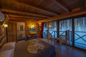 Oda Görseli: Jakuzili Deluxe Honeymoon Suite / Oda Kahvaltı